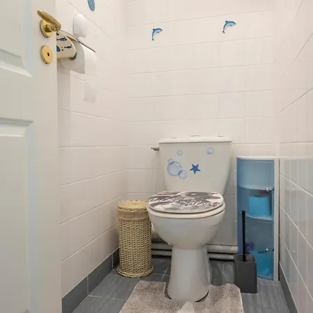 1 Bedroom Awesome In Апартаменты Руайян