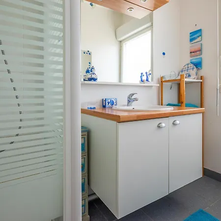 Апартаменты Awesome Apartment In Royan With Wifi Руайян