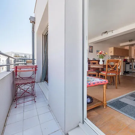 Awesome Apartment In Royan With Wifi Руайян